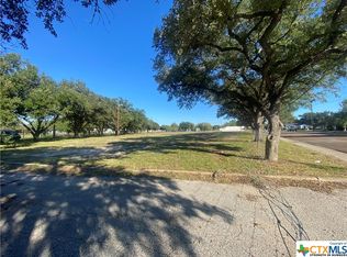 1902 E North St, Victoria, TX 77901