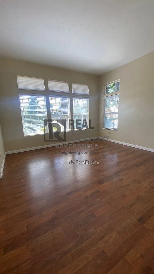 4 bed, 3.0 bath, 2673 sqft, $3,100 — Photo 2