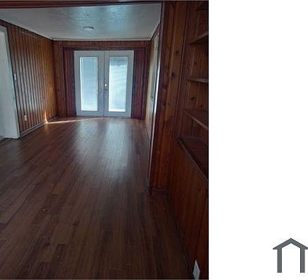 3rd image of 220 6th Jpv St