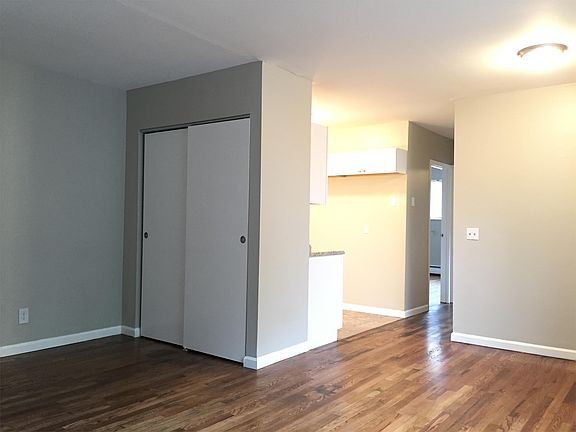 3rd image of 110 Koehler Ave APT 7