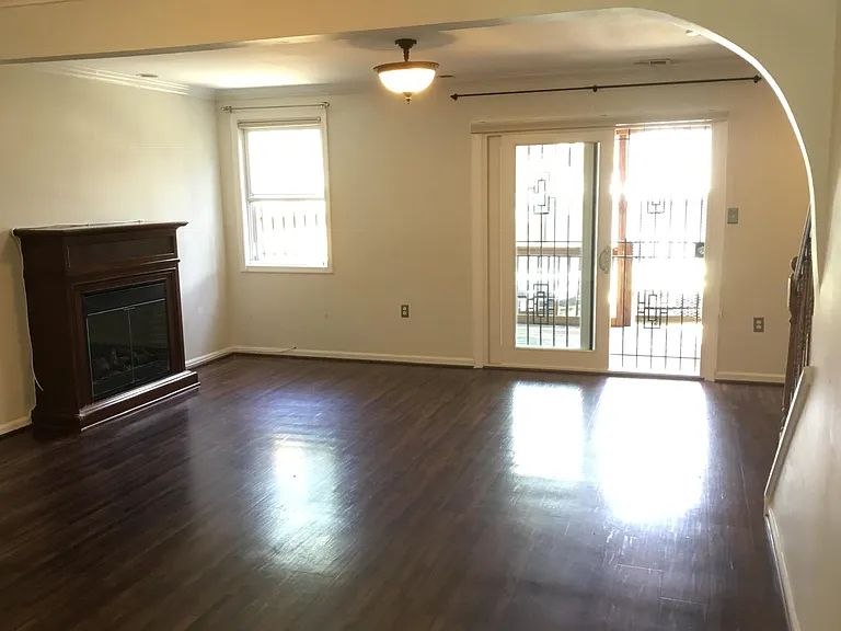 Living Room/Deck