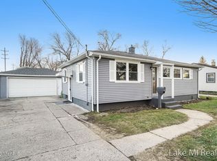 112 40th St SW, Wyoming, MI 49548