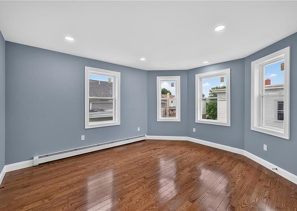 1st image of 100 Knight St #6