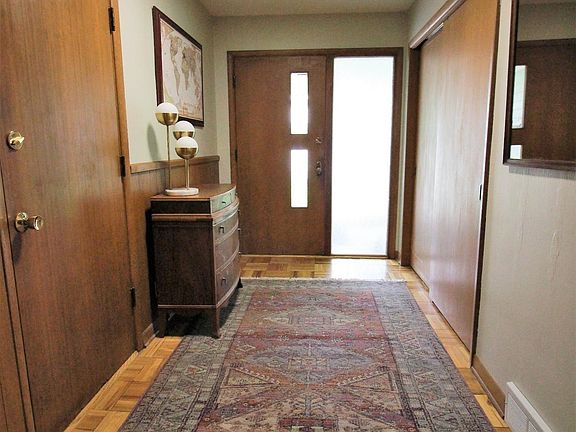 3rd image of 2816 William St