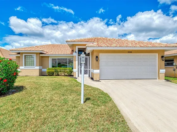 8300 Parkside Dr, Englewood, FL 34224