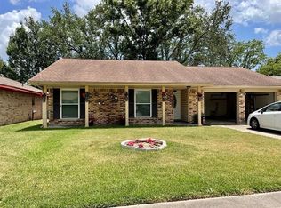 418 Elder Glen Dr, Webster, TX 77598