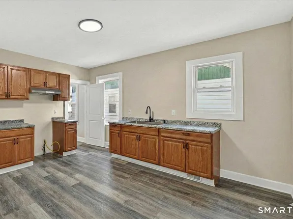 38 Bristol St, West Haven, CT