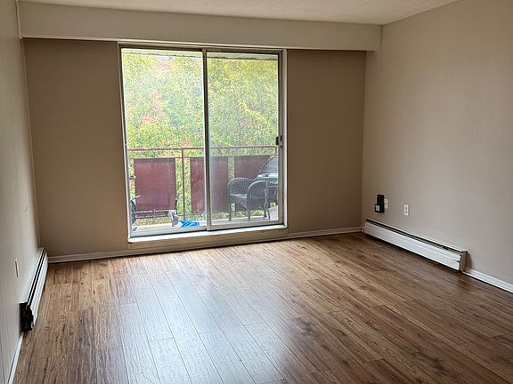 5th image of 191 Lisgar Ave #302