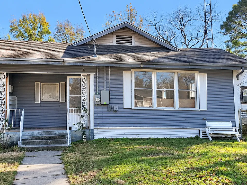 1917 W Collin St