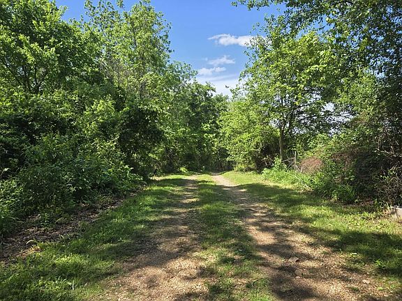 3rd image of 14008 Airport Road