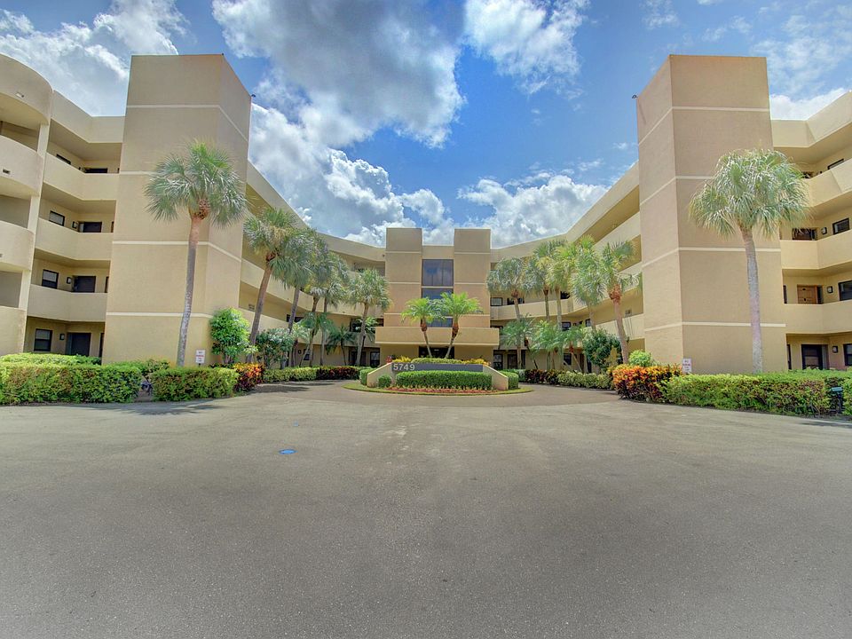 Home For Sale In Boca Del Mar