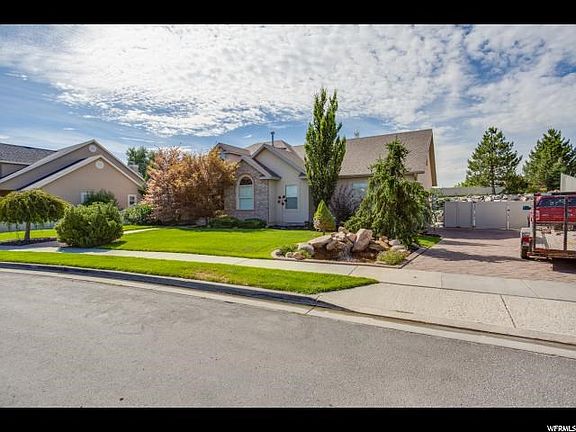 3rd image of 211 W Hidden Creek Dr