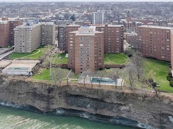 3rd image of 11820 Edgewater Dr APT 1012