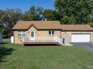 9709 Avalon Dr, Fairview Heights, IL 62208