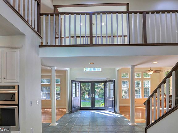 3rd image of 29247 White Pine Ln