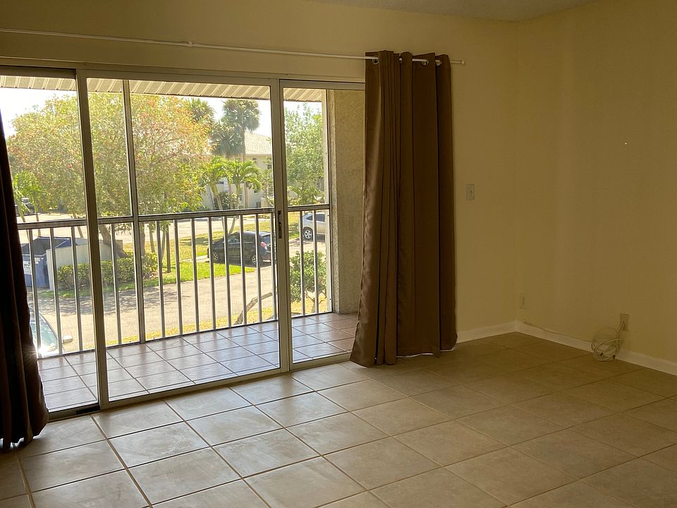 1st image of 1508 SE Royal Green Cir #207