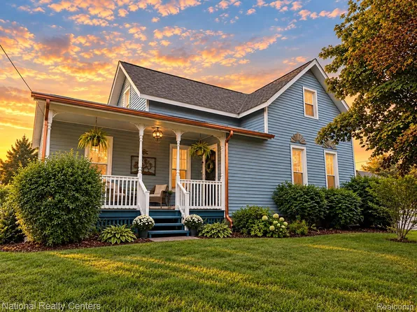 1417 E Wheeler St, Midland, MI 48642