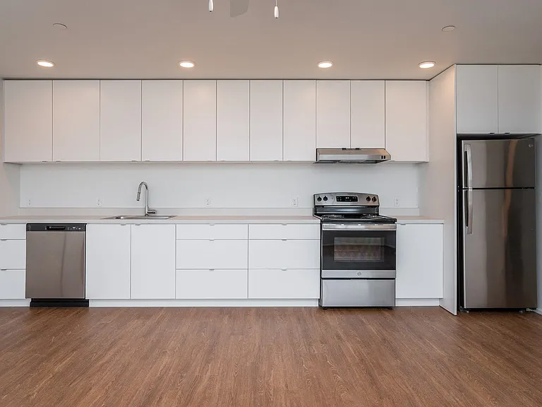 Rockwood Village Apartments — Photo 63