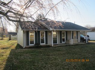 904 W Lee Ave, Yadkinville, NC 27055