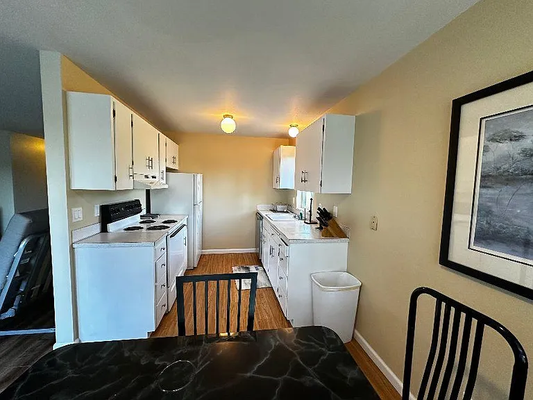 6504 35th Ave NE #103 — Photo 2