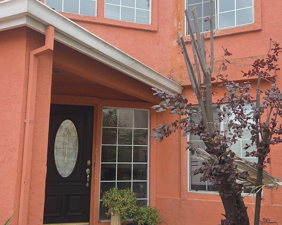 1st image of 905 Anderson Dr