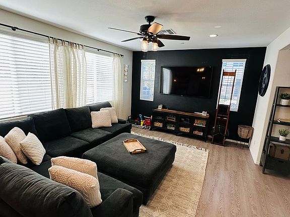 4th image of 24268 White Willow Ave