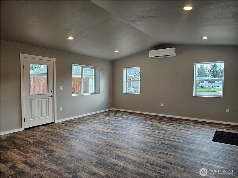 3rd image of 17 Pebble Creek Court