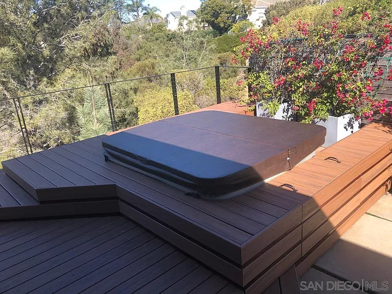 1402 Rodeo Dr — Photo 29