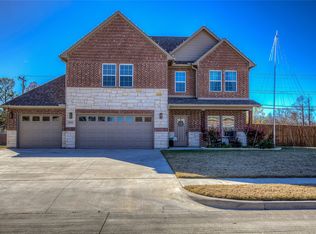 5004 Peacock Ln, Greenville, TX 75402
