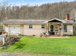 693 Toms Run Rd, New Freeport, PA 15352