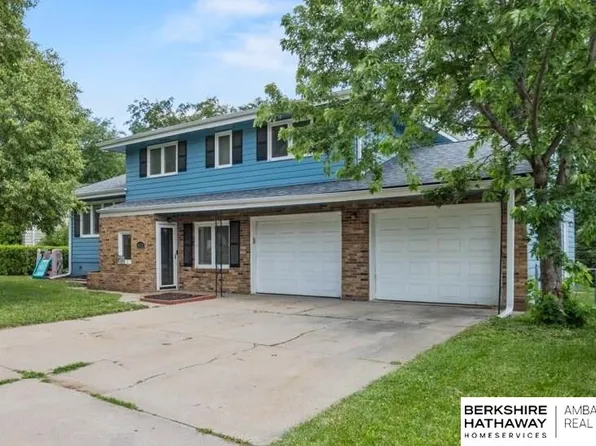 5329 S 106th St, Omaha, NE 68127