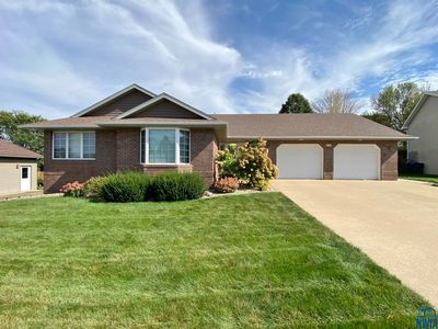 858 Ann Ave, Le Mars, IA, 51031