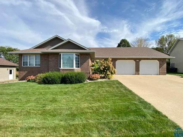 858 Ann Ave, Le Mars, IA 51031