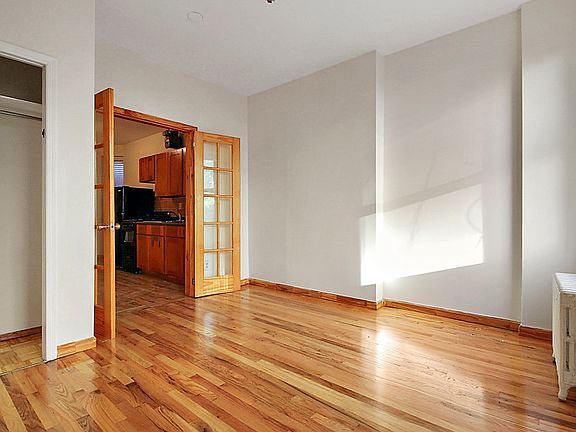 2nd image of 95 Pitt St APT 10