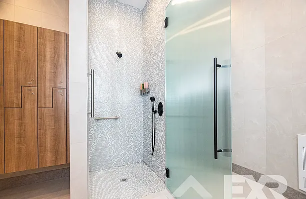 Rented by EXR | media 25