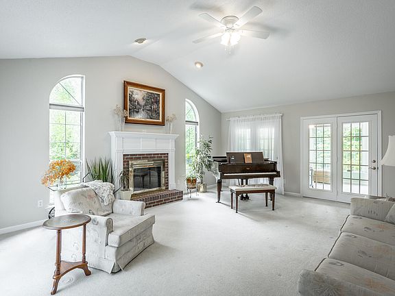 5th image of 5500 Hidden Oaks Ln