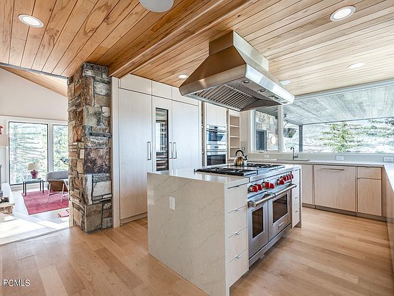 5th image of 394 Centennial Cir