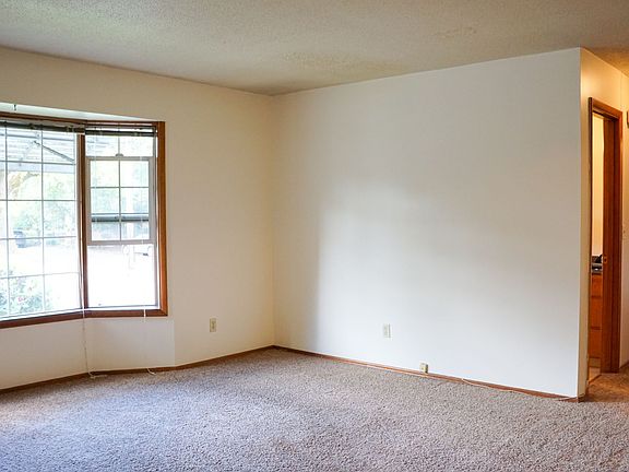 2nd image of 2130 NE Clackamas St #1332-03
