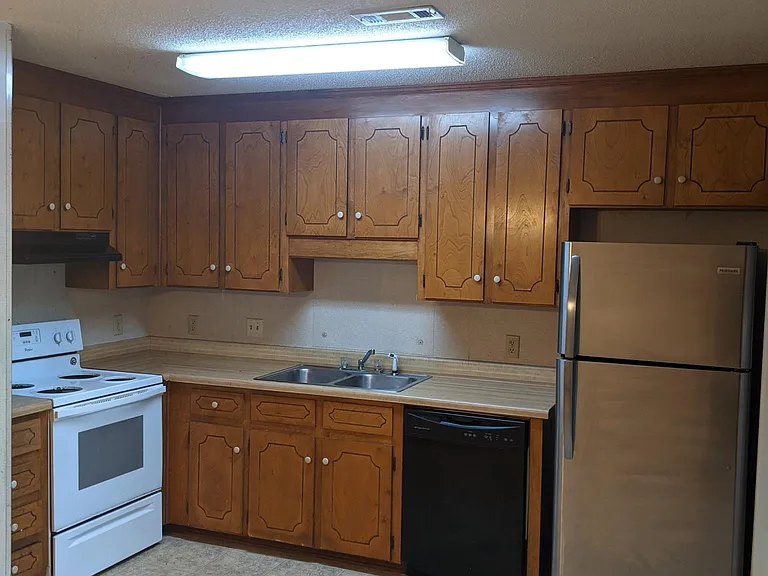 260 Edith Way — Photo 13