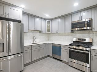 10 Primrose Ln #201, Mount Arlington, NJ 07856
