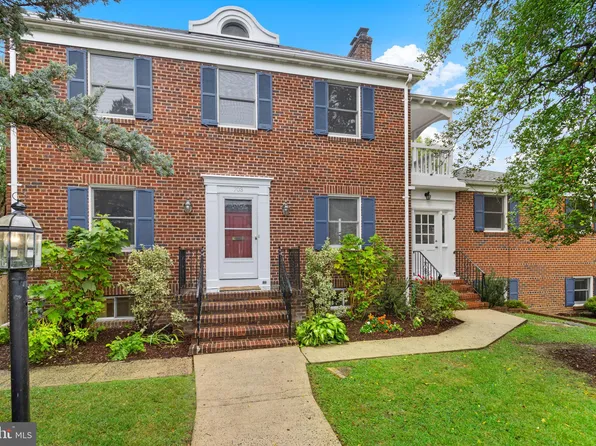 703 Braxton Pl, Alexandria, VA 22301