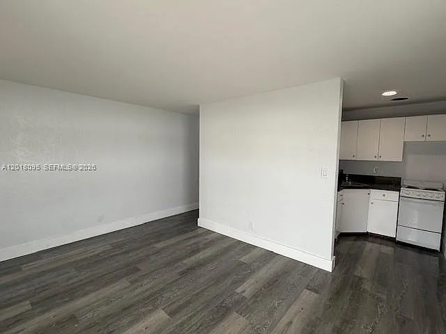 2880 SW 1st St #4 — Photo 3