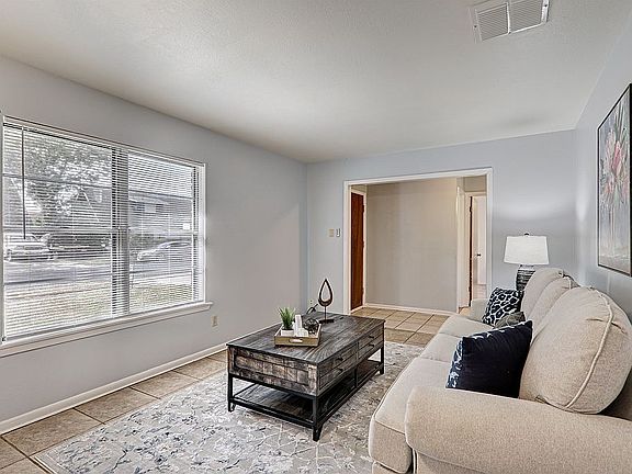 4th image of 5706 Woodhaven Dr