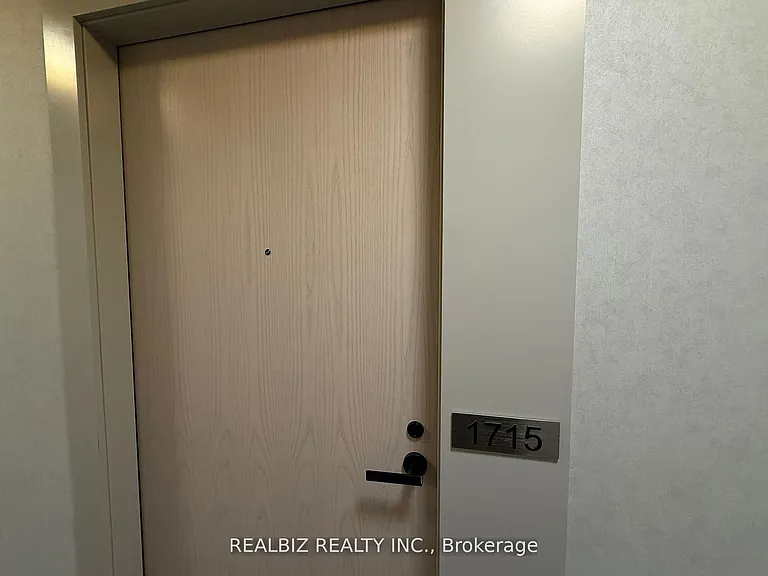 28 Interchange Way #1715 — Photo 2