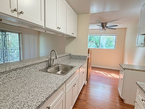 3rd image of 2157 Carlmont Dr #6