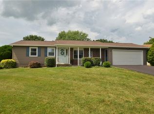 47 Long Wood Dr, Rochester, NY 14612