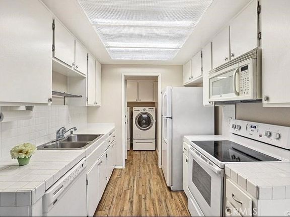 4th image of 801 Yankee Point Way