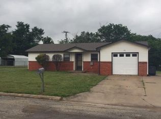 610 N Cedar Ave, Stroud, OK 74079