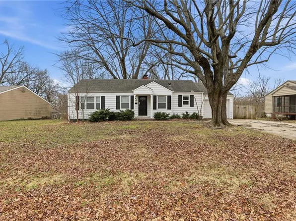 9609 E 68th St, Raytown, MO 64133