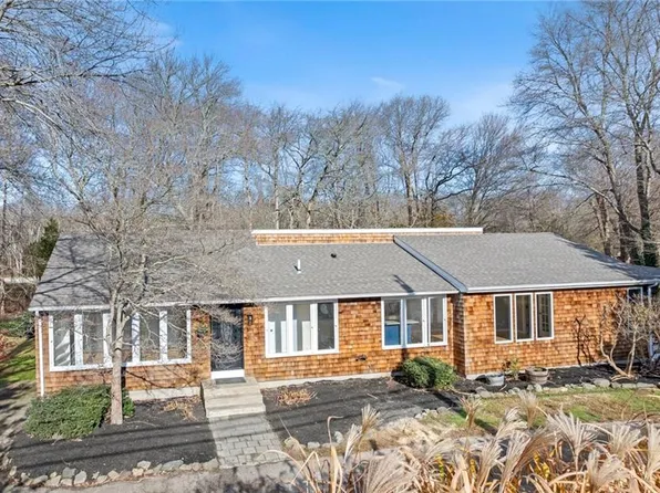 20 Hull St, Jamestown, RI 02835